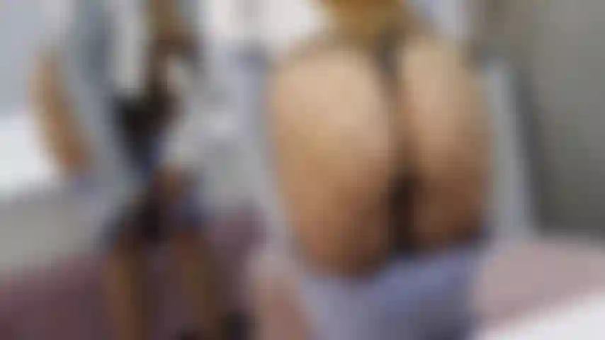 Óleo nas tetas.
