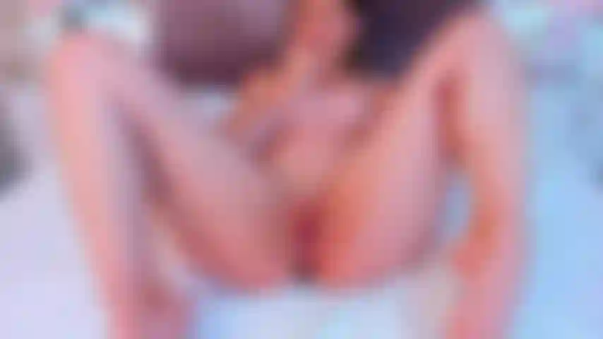 Minha boceta aberta vai te deixar duro como uma rosa, mas minha bunda grande e sexy balançando sem parar é o que vai te fazer explodir, me dê todo o seu leite.