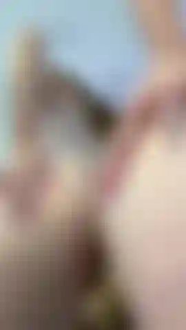 Enquanto estou fodendo minha bucetinha minha bucetinha aberta pra você, o reflexo no espelho deixa esse momento mais gostoso .