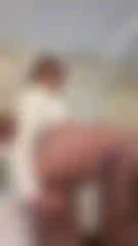 O balanço da minha bunda grande deixará seu pau tão duro que você vai se soltar, explodir e enchê-lo com seu leite.