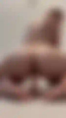 Pronta para assistir minha bunda balançar só para você. Cada movimento é feito para te levar ao limite, fazendo você perder o controle até não aguentar mais. Veja como eu te provoco a cada balanço, fazendo você explodir de puro prazer.