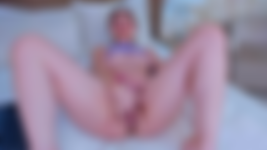 Essas vibrações estão deixando minha boceta molhada só para você. Não consigo parar de me contorcer. Cada vibração me envia uma onda de prazer que me deixa molhada e preciso mais de você.