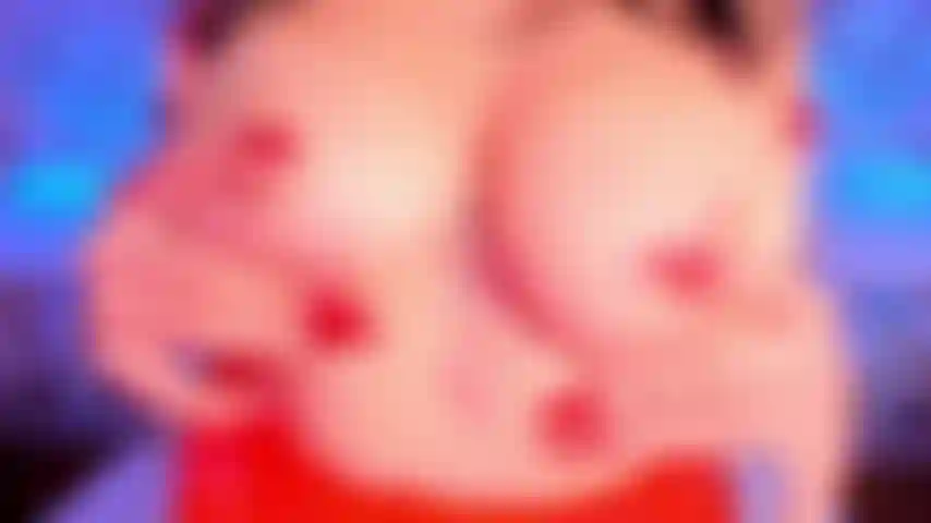 Meus peitos sentem o quanto estou molhada? Isso é tudo para você.