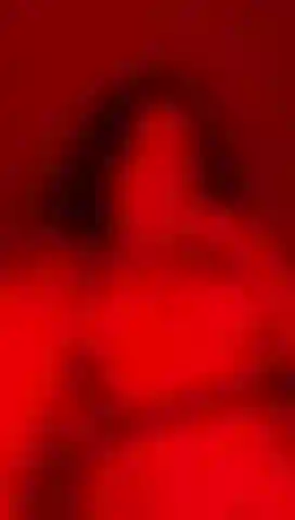 temptation red, pretty tits