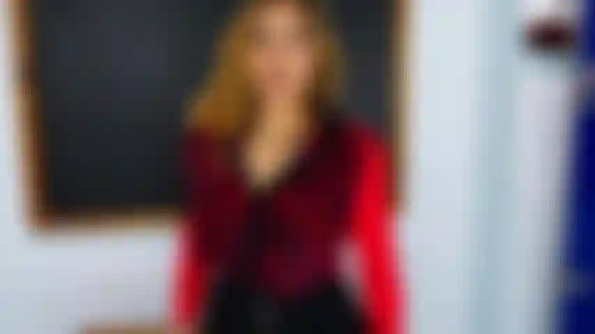 Professora safada te ensina uma lição pov joi.