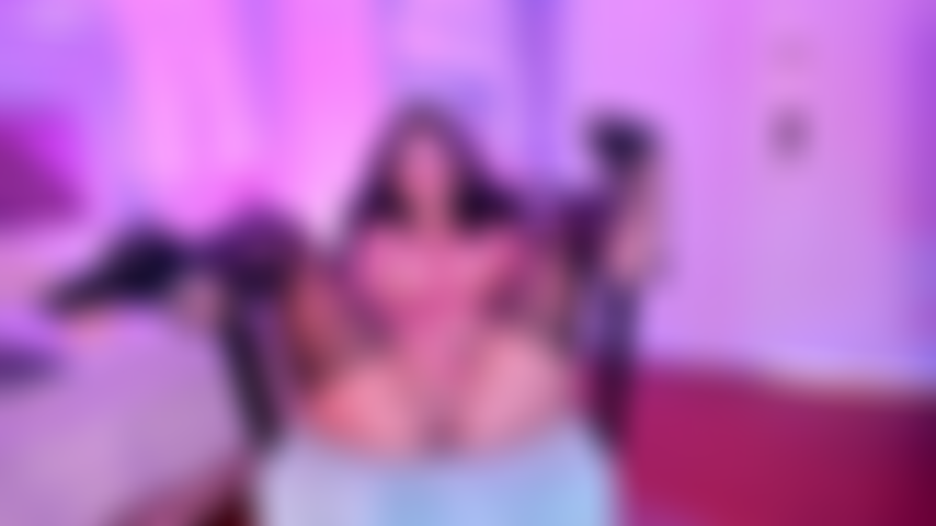 Foda minha buceta com minha exuberância.