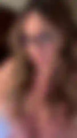 Quer ver meus peitinhos?! Conversa suja, topless, não nua.