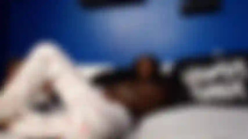 Masturbação de pijama.