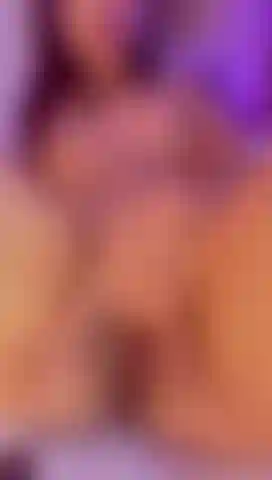 Fingering my pretty pussy