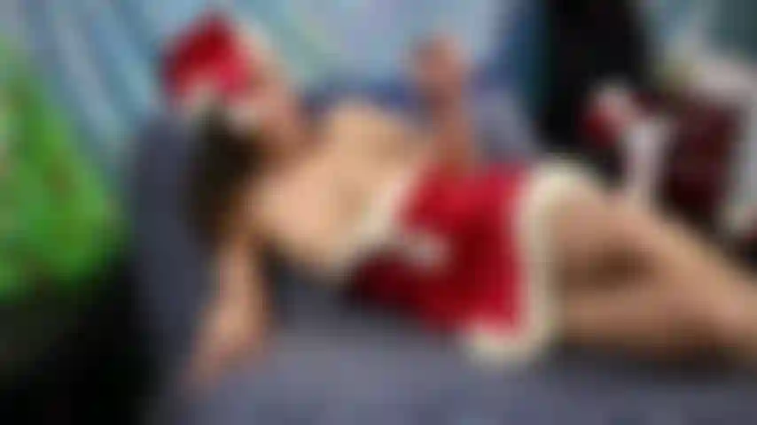 Gozando com o papai noel ali.