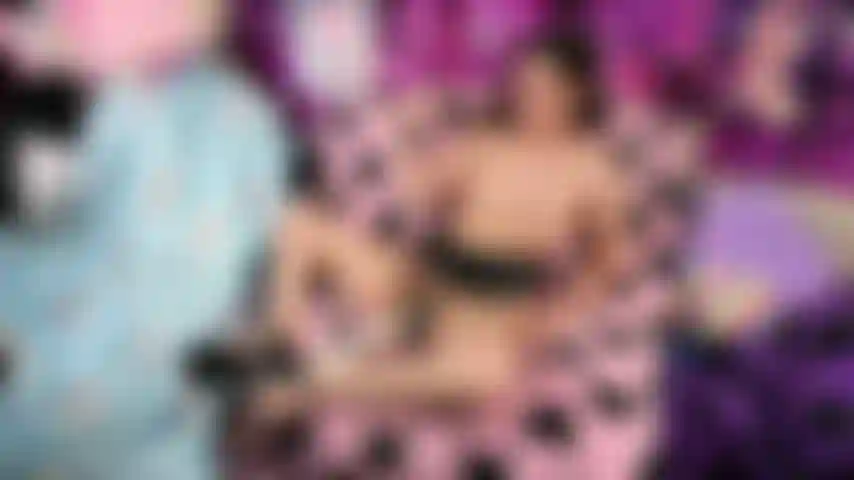 Cinto de segurança em salto agulha.