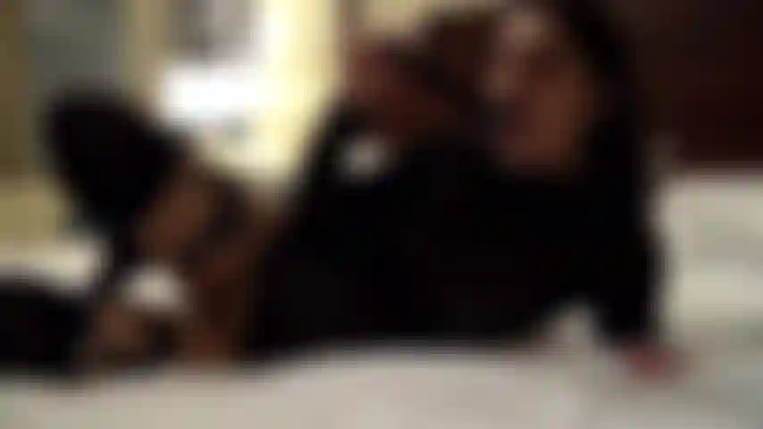 Masturbação gótica sedutora.