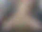 Soprando transando e gozando em balões dourados.