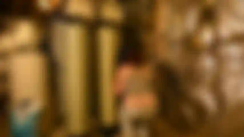 Encanador crack drena seu pau.