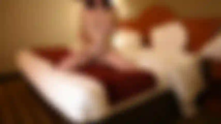 Strip tease e esguichos múltiplos intensos.