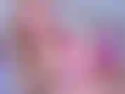 Brilho labial brilhante em meus lábios doces e suculentos. Você ousa resistir? Bj, joi, provocação, tentação.