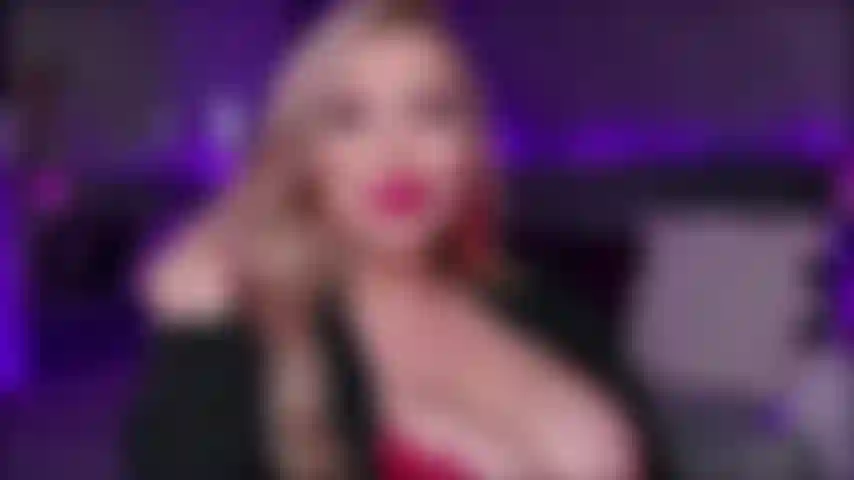 Poderosa com provocações orais em topless. Levando a história a um clímax poderoso, deixo vocês com fome de mais.