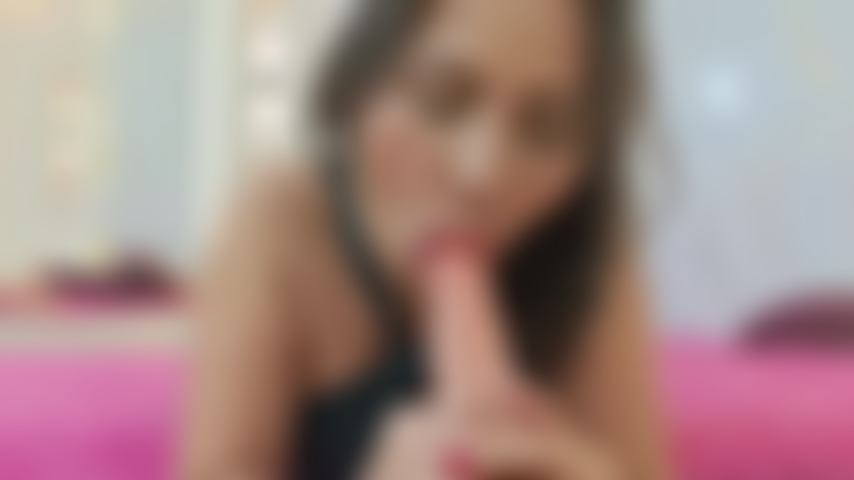 O melhor boquete que você vai receber, muita saliva, bem no fundo da minha garganta.