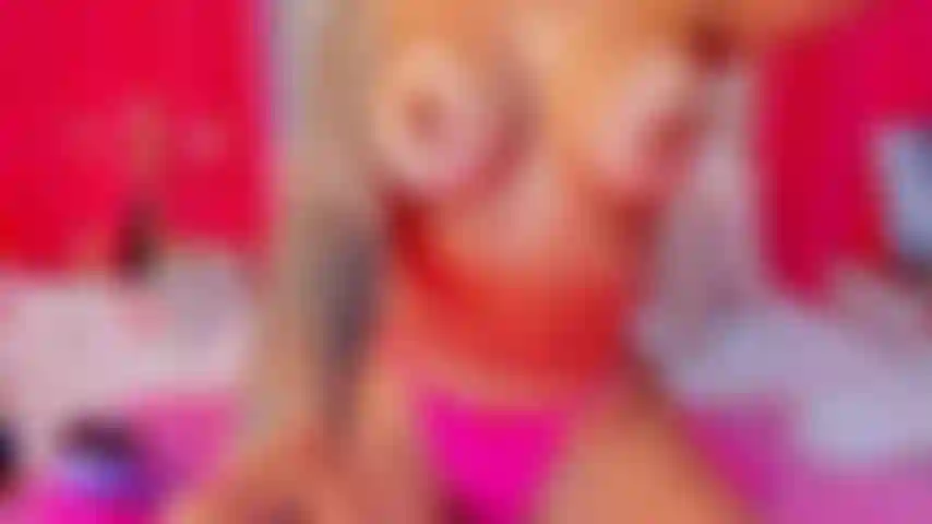 Peitos grandes e bunda foda, show completo.