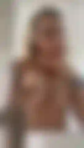 Brincando com seu creme...