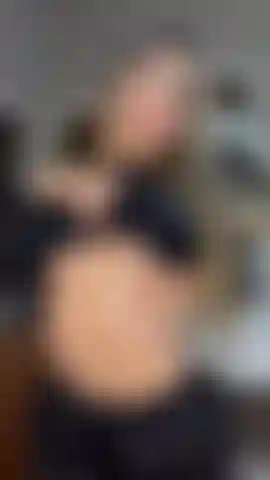 Aproveite meus peitos grandes.