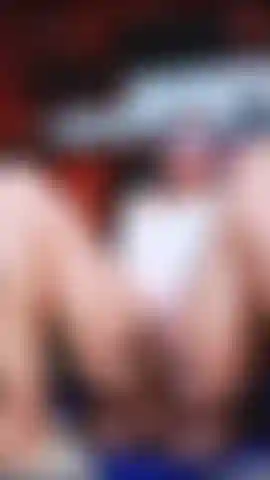 Adoro montar no vibrador na cozinha.