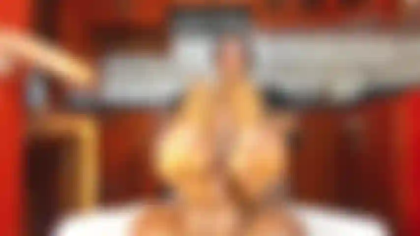 Masturbação nos pés.