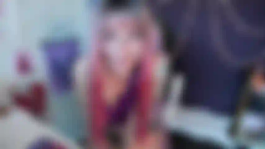 Reação a um pau super grosso - mal consigo acreditar. E isso coloca ideias safadas na minha cabeça, com certeza. - Excl.