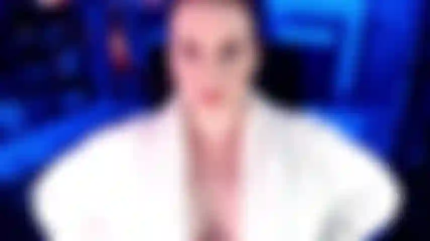 Viciada em camgirl findom - ele começou apenas saindo com camgirls doces e legais, mas então descobriu que, como elas só gostavam dele pelo dinheiro que ele estava gastando com ele de qualquer maneira, era melhor sair com camgirl findommes como meu.