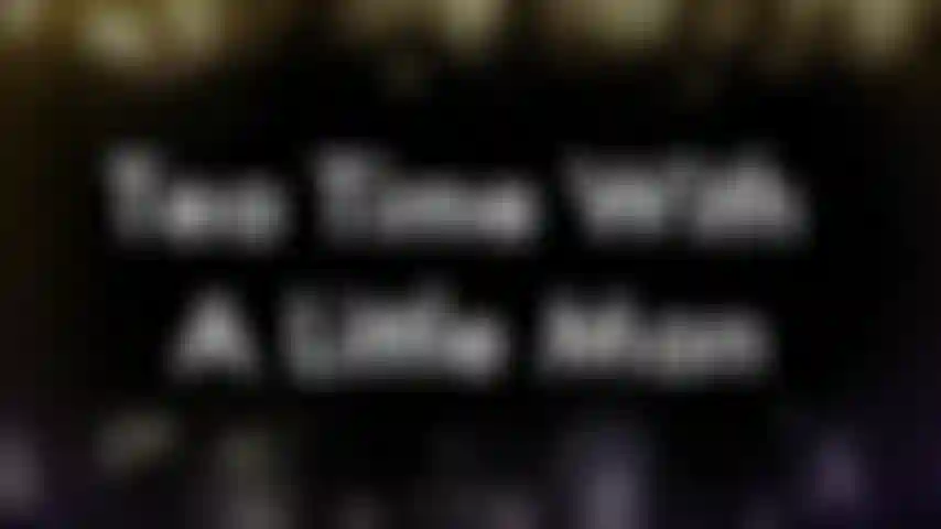 Hora do chá com um homenzinho - quando AmberLily volta para sua mesa, ela vê um homenzinho em seu prato ao lado de sua xícara de chá. Como alguém tão pequeno conseguiu chegar à mesa dela sem ajuda? Esses rumores de homenzinhos parecem ser verdade...