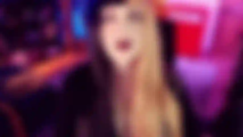 Cei para esquisitos - ninguém quer te foder porque você é um esquisito, então você vai ser um caçador de mão para o resto da vida. Sacuda para mim agora. Sacuda pelos meus peitos grandes.