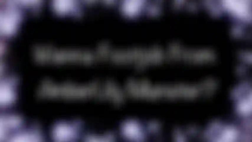 Quero trabalho de pés de AmberLily munster - dedos roxos estão ocupados. Mas aqui está nossa chance de relaxar com algumas provocações de topless e muito foco em meus pés. Trabalhando meu pau branco de brinquedo entre as solas e fazendo cócegas na cabeça com os dedos dos pés.