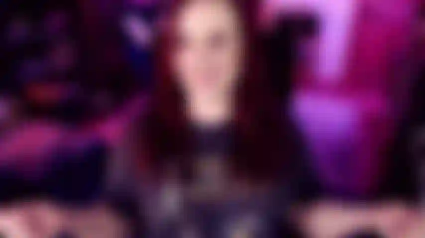 Rindo, arrotando a barriga inchada - tive um caso de risada muito boa depois de brincar com algumas pessoas bobas na minha sala de bate-papo, então fui em frente e me desconectei para gravar isso para você. Ri tanto com alguns arrotos sólidos!