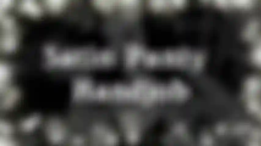 Punheta de calcinha de cetim - você sabe qual é uma combinação incrível? Pele e renda e cetim. Tipo biquíni fio dental calcinha de cetim. Que tal modelá-los para você antes de fazermos algo melhor? Sabe o que é melhor? Isso mesmo, uma punheta de calcinha de cetim!