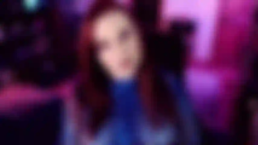 Pov faz cócegas, não há saída - você realmente não achou que iria sair desta sala, não é? Não, você não é. Não há saída para essas cócegas agressivas que estou prestes a lhe dar. Começo alto e vou baixo. Você não é forte o suficiente para fugir de mim.