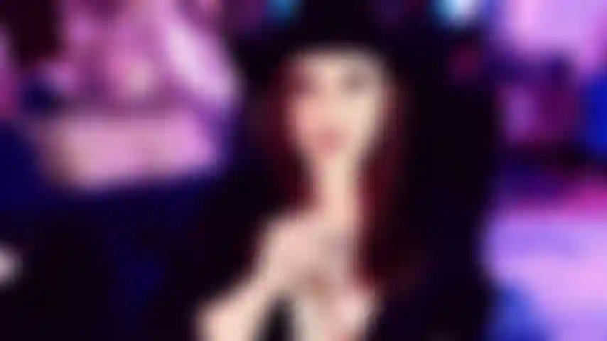 Cowgirl condescendente sph - exceto que este vídeo é mais do que apenas sph. Também é uma instrução de punheta golpe por golpe com sotaque country para combinar com meu chapéu de cowgirl. Sim, os pequeninos também precisam sair para um bom galope agora, não é?