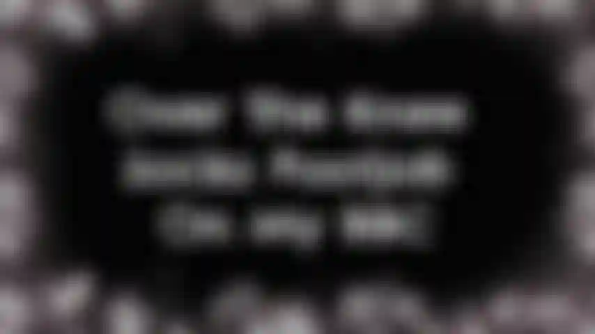 Trabalho de pé com meias otk no meu bbc - uma provocação deliciosa sobre o joelho que se transforma em um trabalho de pé com minhas unhas escuras e brilhantes.