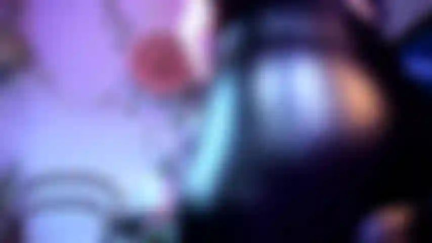 Bunda de couro adoro calcinha de náilon com costas cheias.