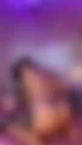 Deixe-me montar no seu pau, sentir minha umidade.