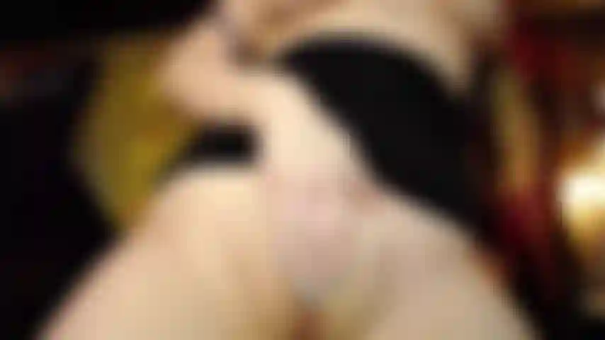 Empurrando a velha torta de creme com conversa obscena.