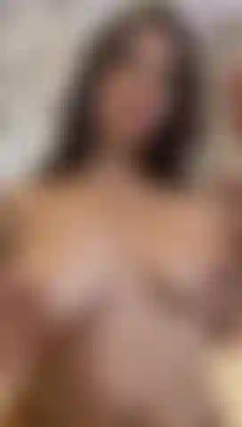 Gosto de peitos e boquetes gostosos.