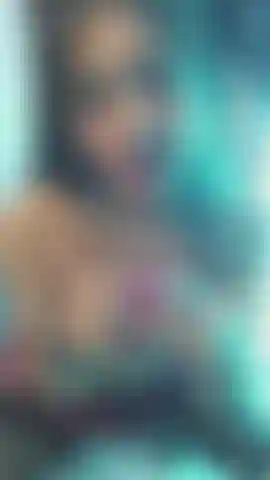 Soft on the outside, intense on the inside I like to provoke without saying everything.