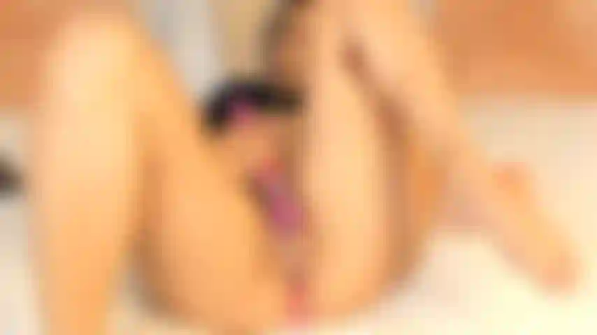 Testando meus brinquedos na minha buceta.