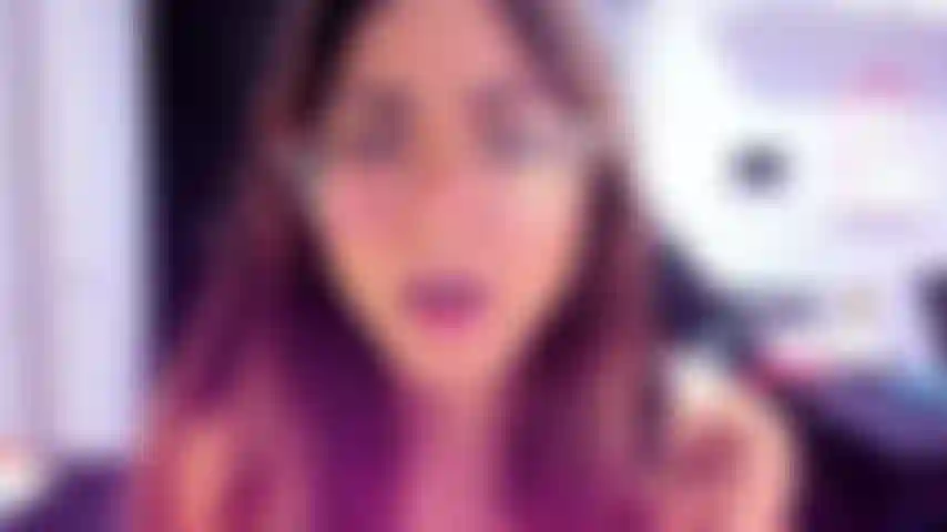 Ana chupa seu pau bem rico no escritório // espanhol.