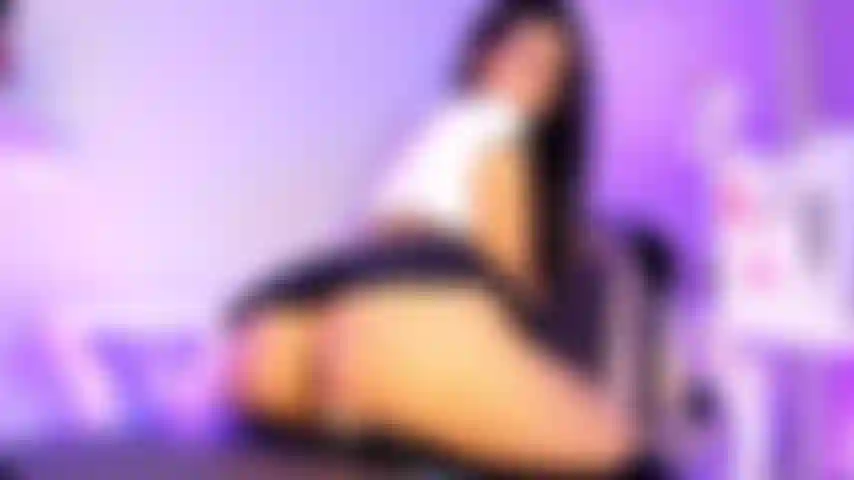 Cavalgando seu pau grande por trás, bucetinha molhada e apertada para você...