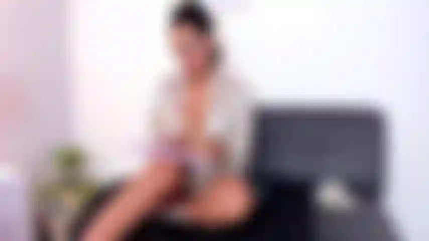 I can't help but masturbate and have a BIG SQUIRT