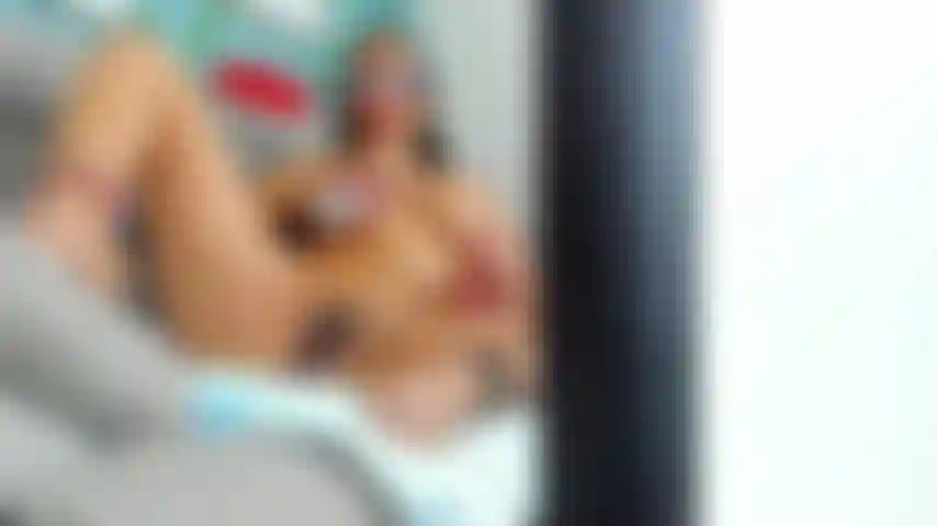 Me excita me ver fodendo no espelho.