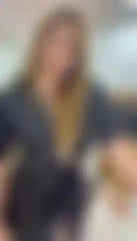 I feel very hot and rub my pussy in my favorite toy rising the temperature every fucking second.