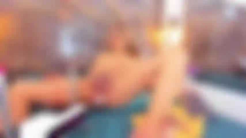 Brincando com minha máquina de foder com força.