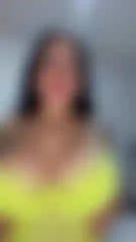 Uma peça de peitos enormes.